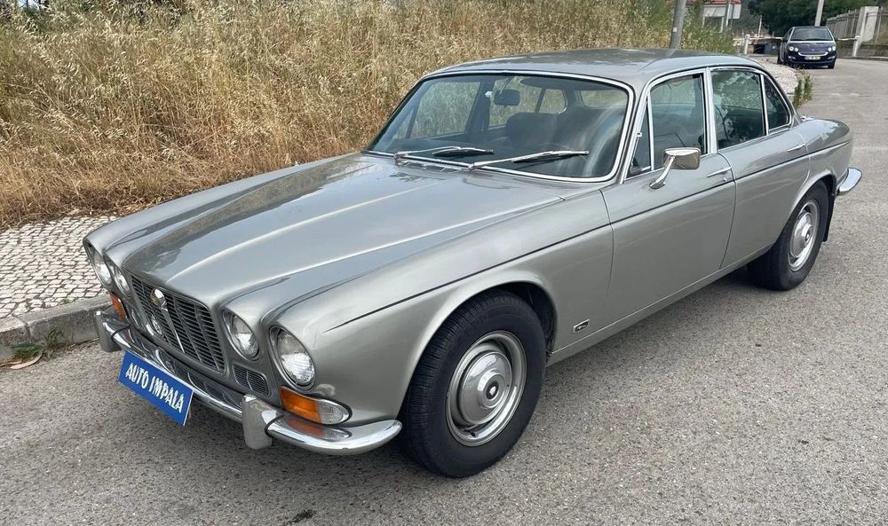 Jaguar XJ