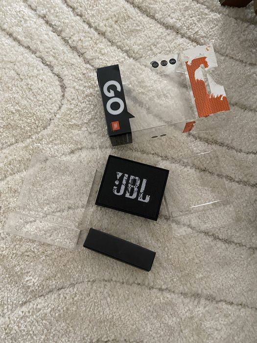 Coluna jbl go como nova pouco usada