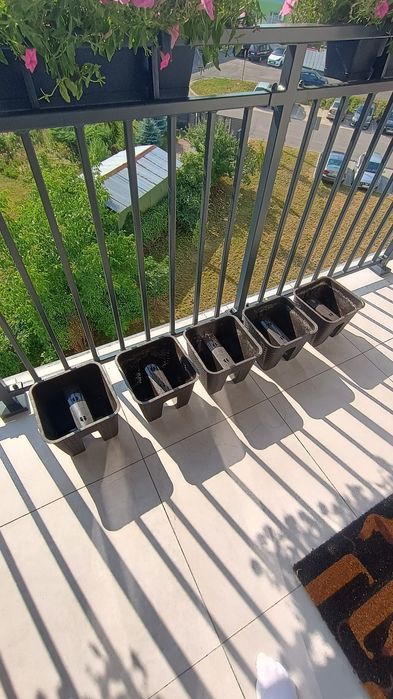 Doniczki balkonowe nakładane na poręcz/balustradę