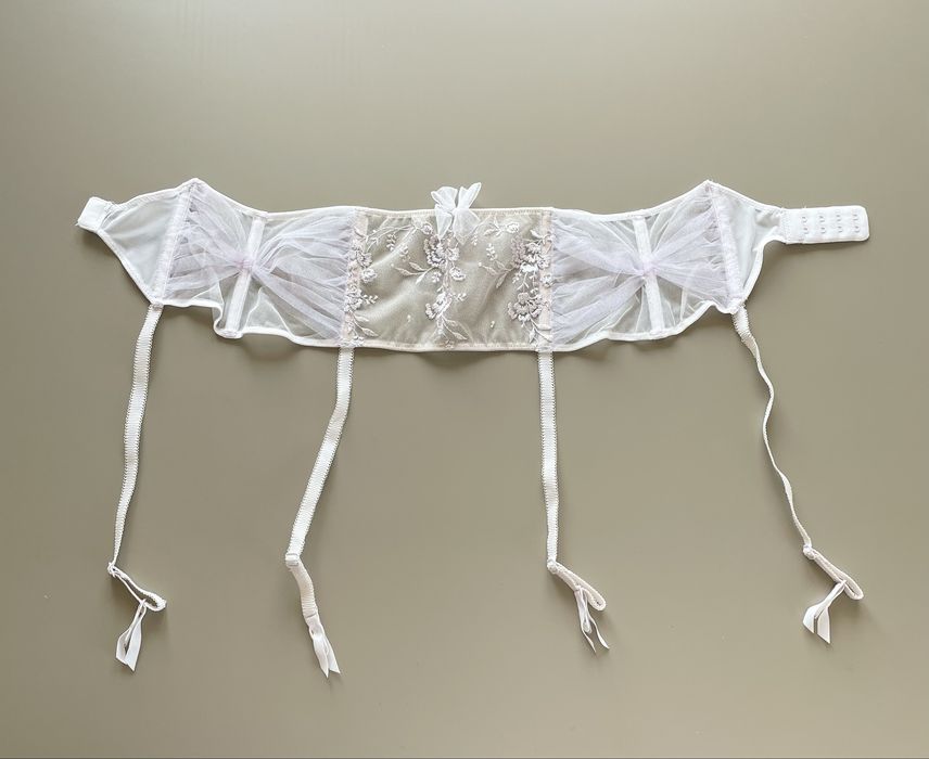 Набор поясов для чулков Victoria’s Secret, Triumph + подвязка-подарок