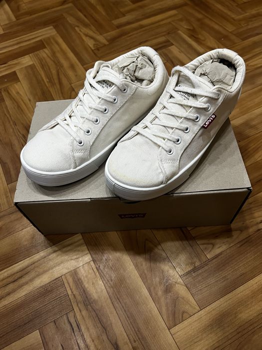 Levi’s Malibu 2.0 Off-White
