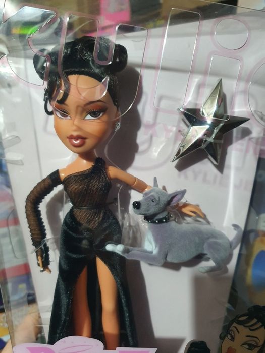 588115 Лялька BRATZ серії Celebrity Вечірній образ Кайлі, Bratz Kylie, акція