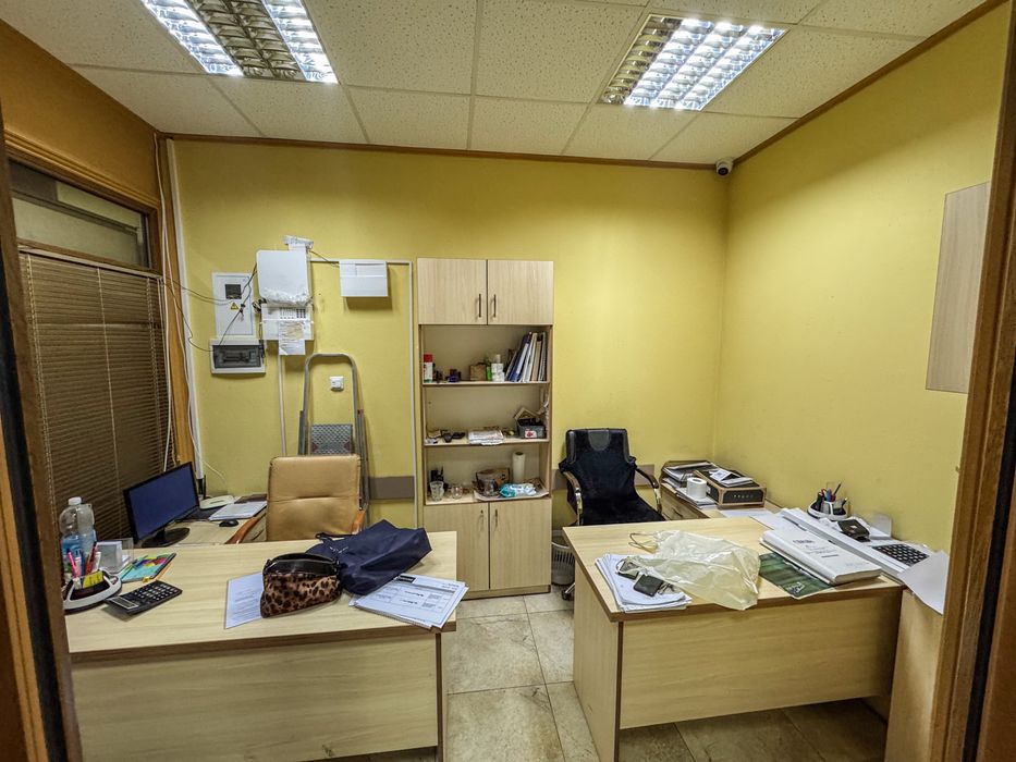 Продаж магазину навпроти Епіцентру