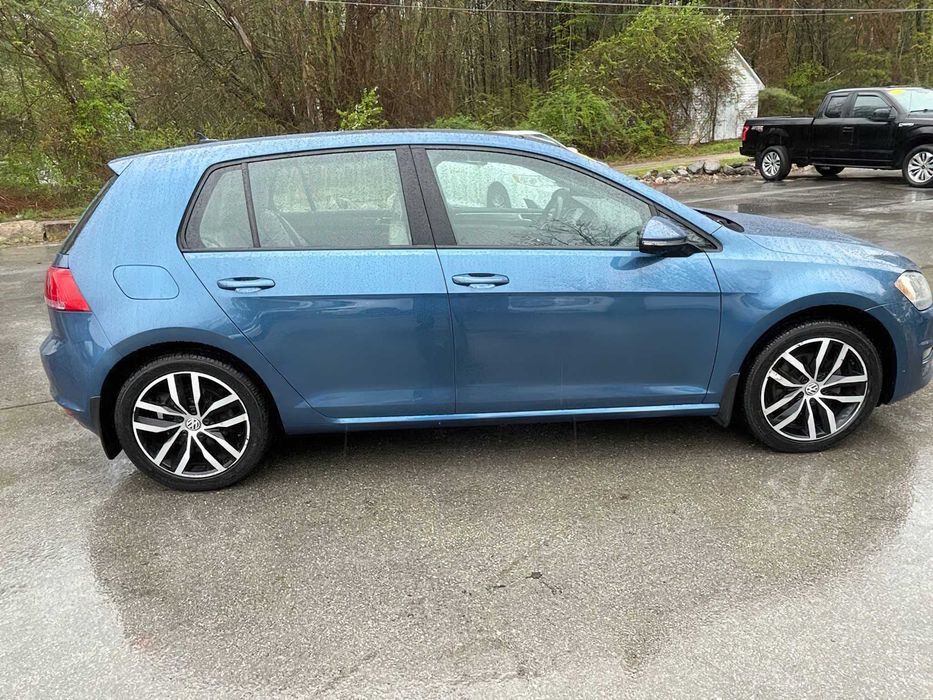 Volkswagen Golf Se      2015