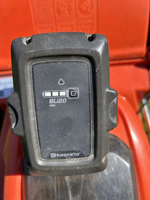 Husqvarna LC142i bateria plus ladowarka