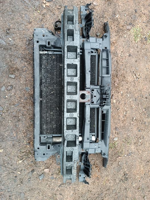 Pas przedni VW golf v plus kompletny chłodnice wentylatory 2.0tdi 1.9