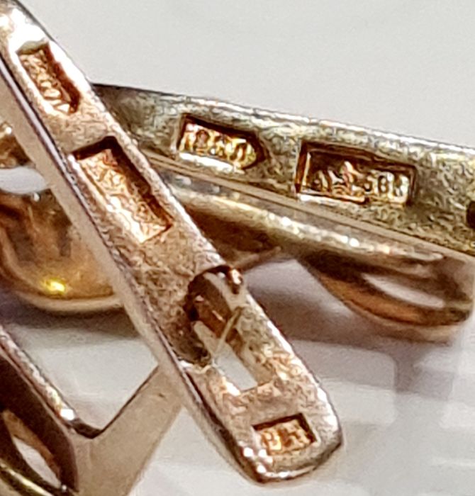 Золотые серьги с бриллиантами. ct 0,14