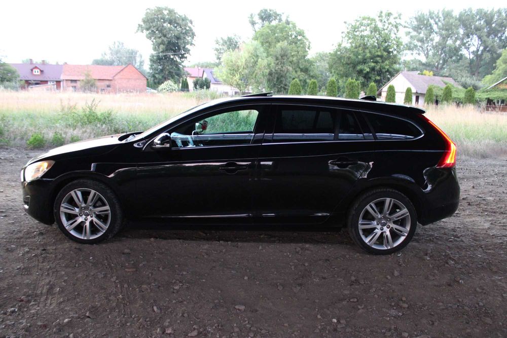 Volvo V60 2.4 D5 AWD SUMMUM