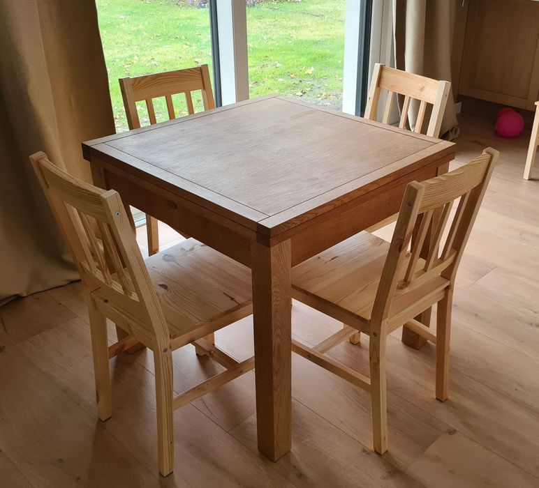 Stół dębowo-fornirowany rozkładany 80x80x160