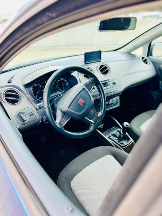 Wynajem samochodów wypożyczalnia aut wynajem transport bus osobowe