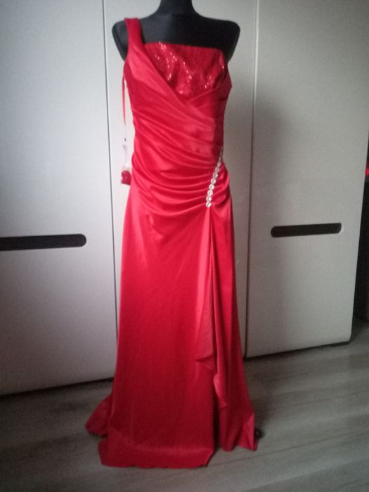 sukienka wieczorowa czerwień bal studniowka  wesele tren nowa FisTan A