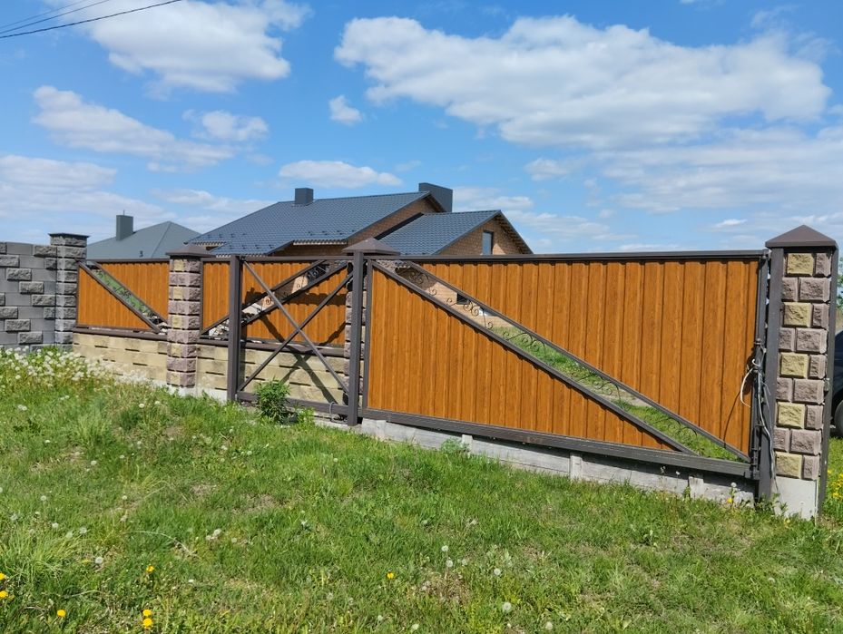 Продаж будинку в с. Новостав