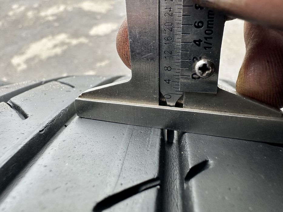 Шини 215 55 17 94V Yokohama BluEarth-GT комплект