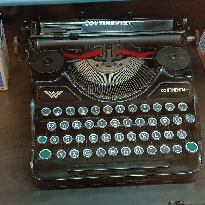 Máquina de escrever Continental Wanderer