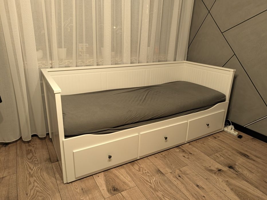 Leżanka ( łóżko) Ikea z kompletem materacy