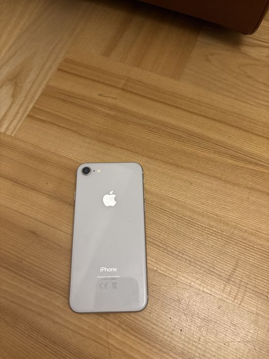 Telefon iPhone 8 64 GB