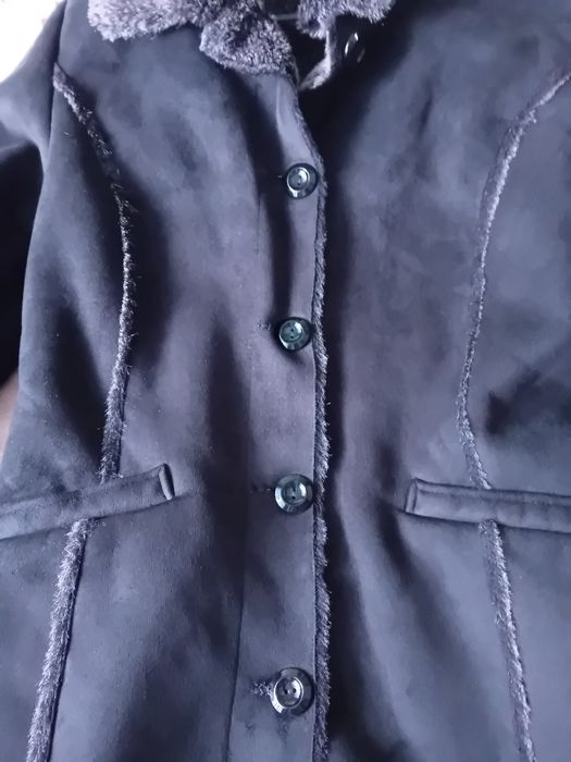 Czarny kożuszek, rozmiar M.