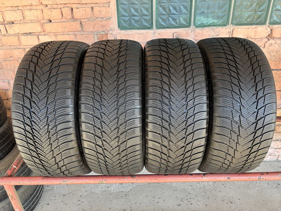 Комплект зимових шин 255/50R20 Bridgestone Blizzak LM 001