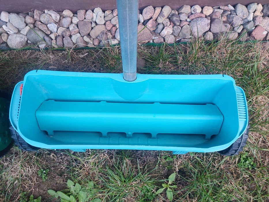 Siewnik Gardena rozsiewacz flora do trawy nawozu