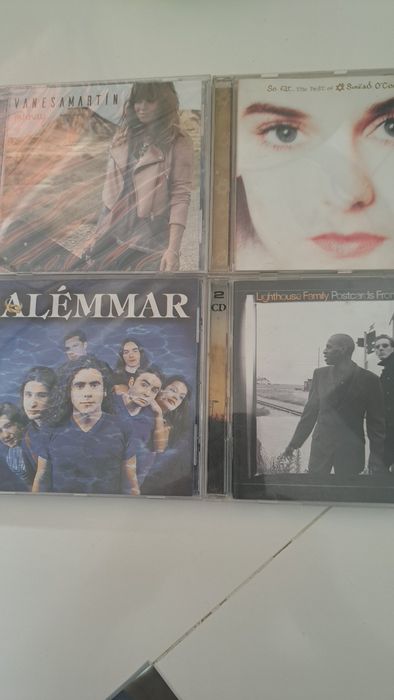 CDs de música em bom estado