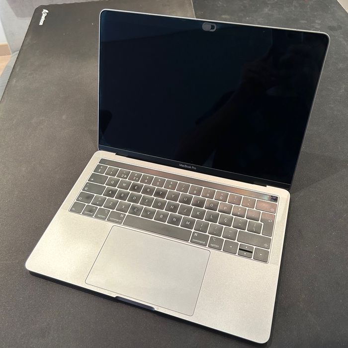MacBook Pro 13'' 2018 / 512 GB SSD / 16 GB RAM / 2.7 GHz Quad-Core i7