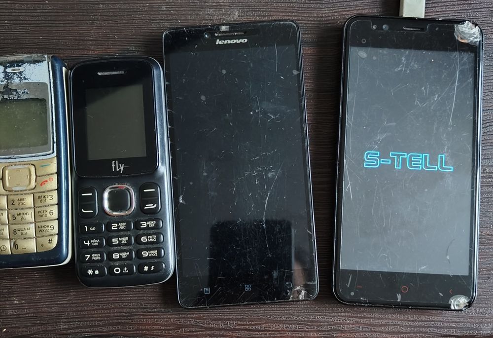 Телефоны на запчасти.