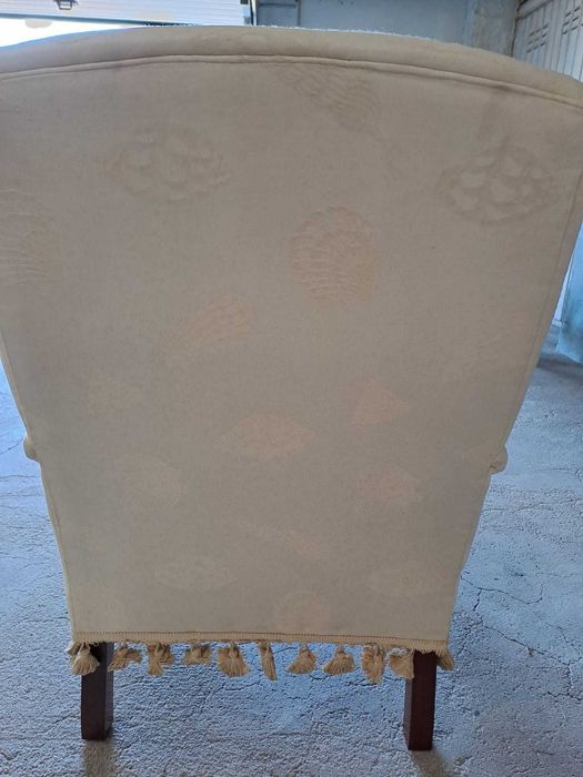 Poltrona / Cadeirão com estampa artesanal em alto relevo - Posso entregar