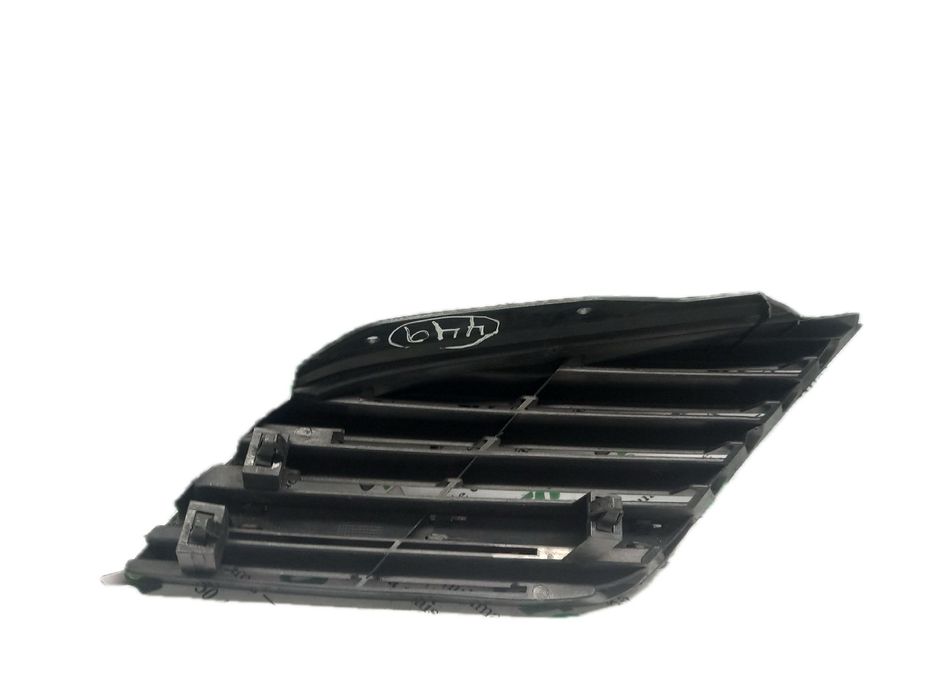 Grelha frente NISSAN Primera Sedan (P12)