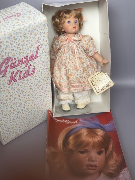 Лялька вінілова Gunzel Kids