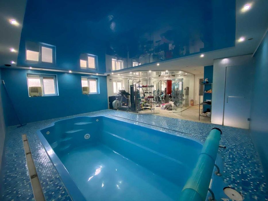 Продаж будинку з басейном в Лісовій Бучі