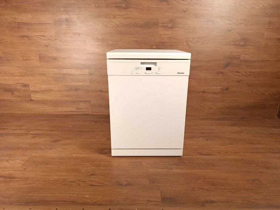 Посудомийна машина 
Miele G 4910 SC 60см окремостояча
