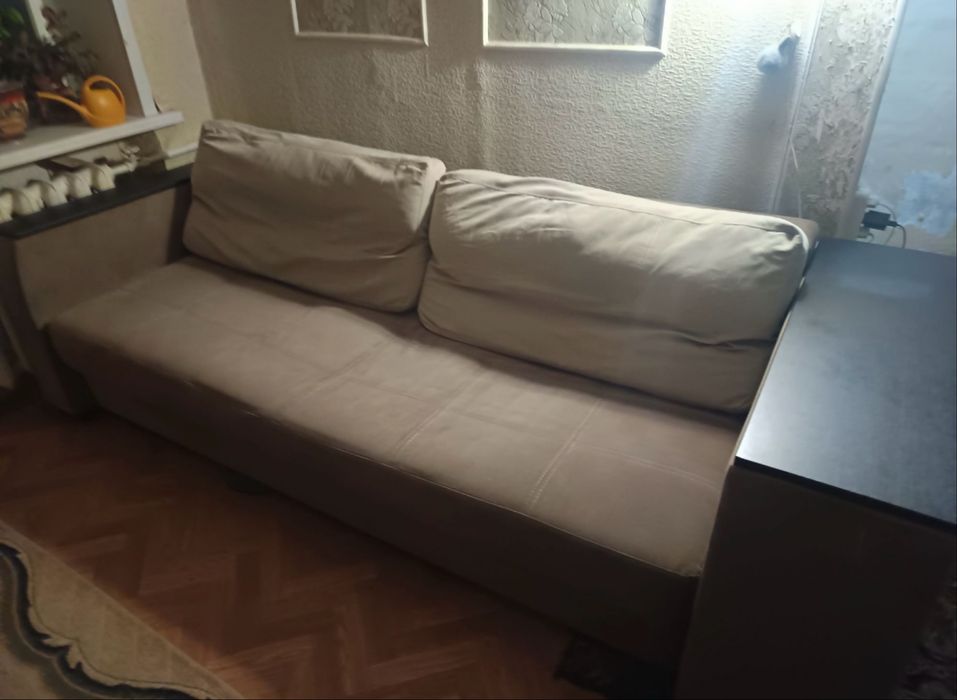 Продам Диван двухспальный.Доставка.