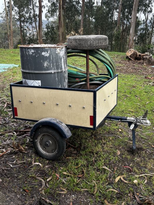 Reboque para carro ou carrinha