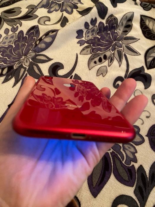 Продаю Айфон XR в идеалтном состоянии