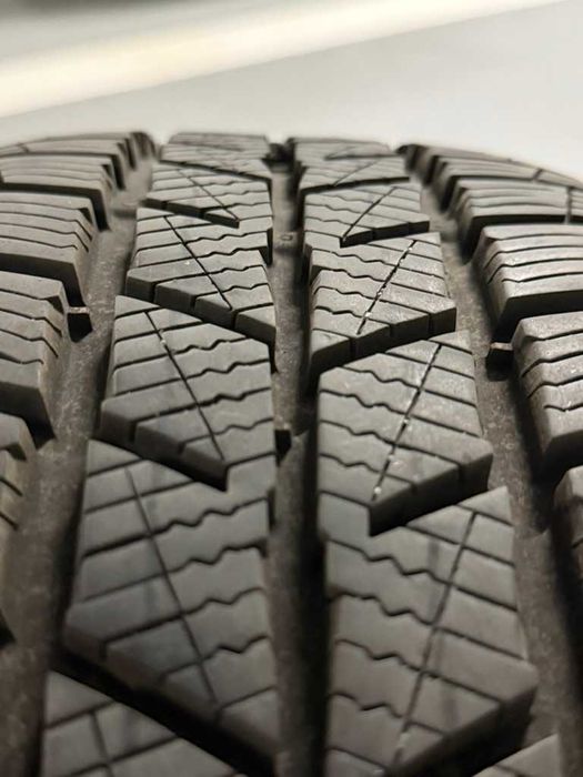 Opony zimowe Barum Polaris 205/55 R16 - komplet 4 sztuki