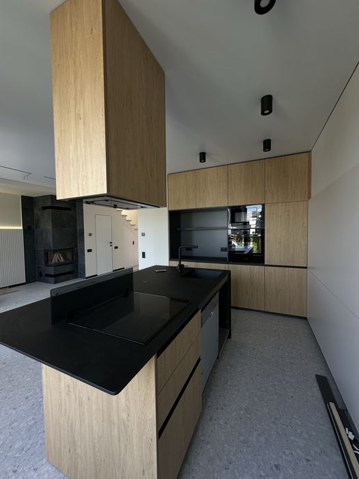 Продаж таунхауса ПІД ІНВЕСТИЦІЮ з Сучасним ремонтом Район Майдану