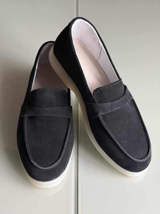 Жіночі чорні замшеві лофери 36-23.5 см