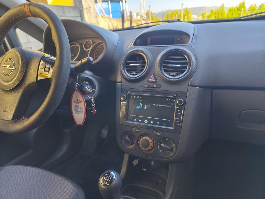 Opel corsa D sport