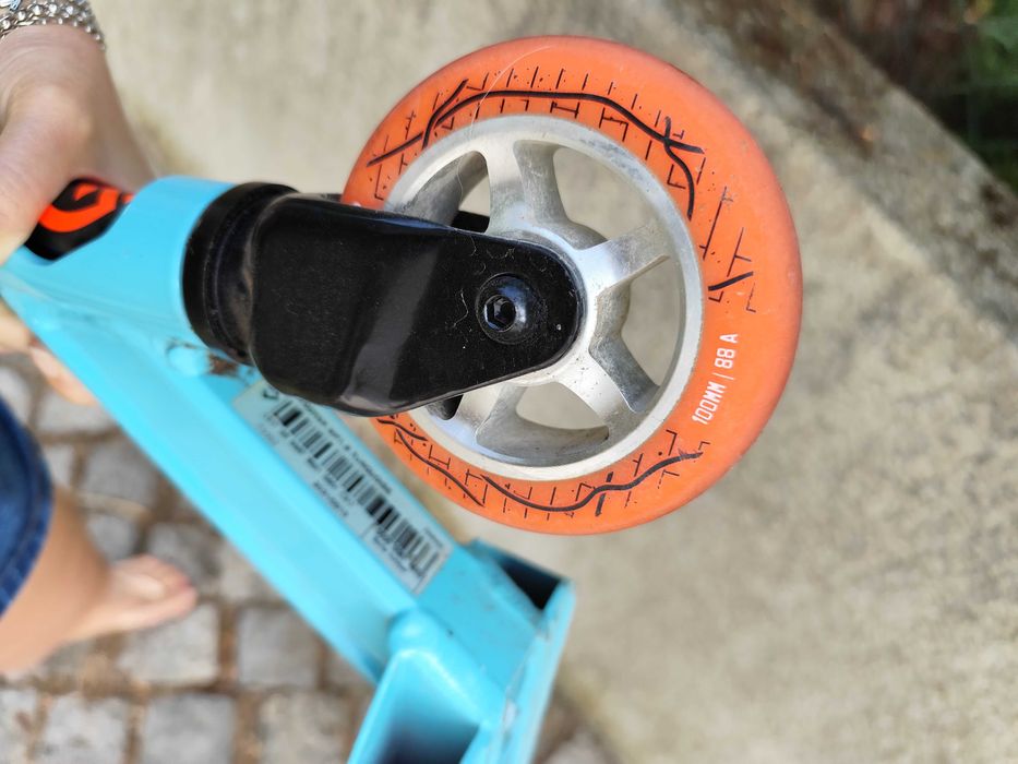 Trotinete Freestyle Oxelo MF 1.8 (Decathlon) - Azul/Laranja