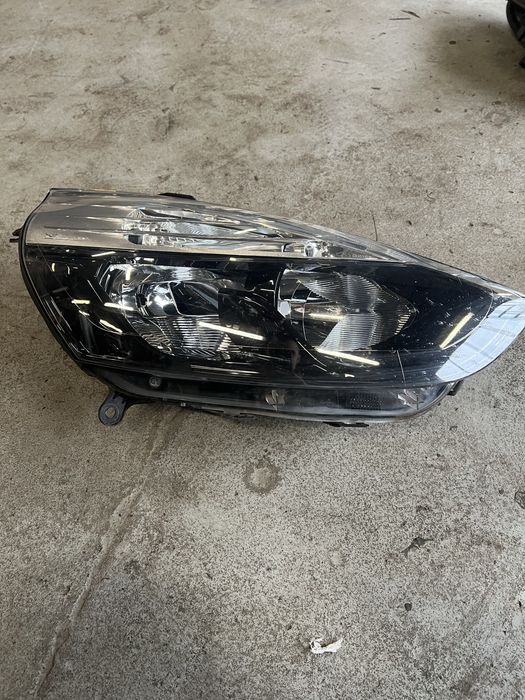 Reflektor Prawy Renault Clio IV
