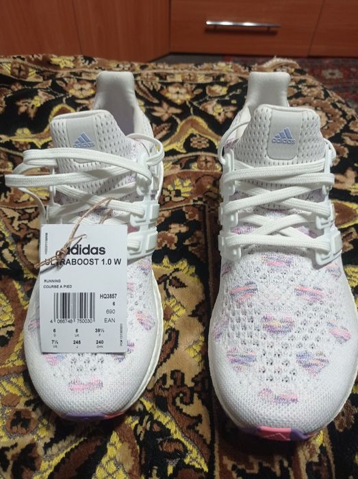 Кроссовки Адидас женские