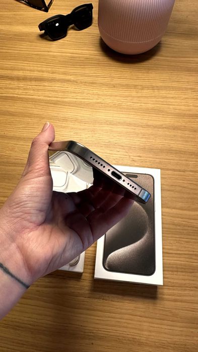 iPhone 15 Pro Max 256GB Titanium estado impecável