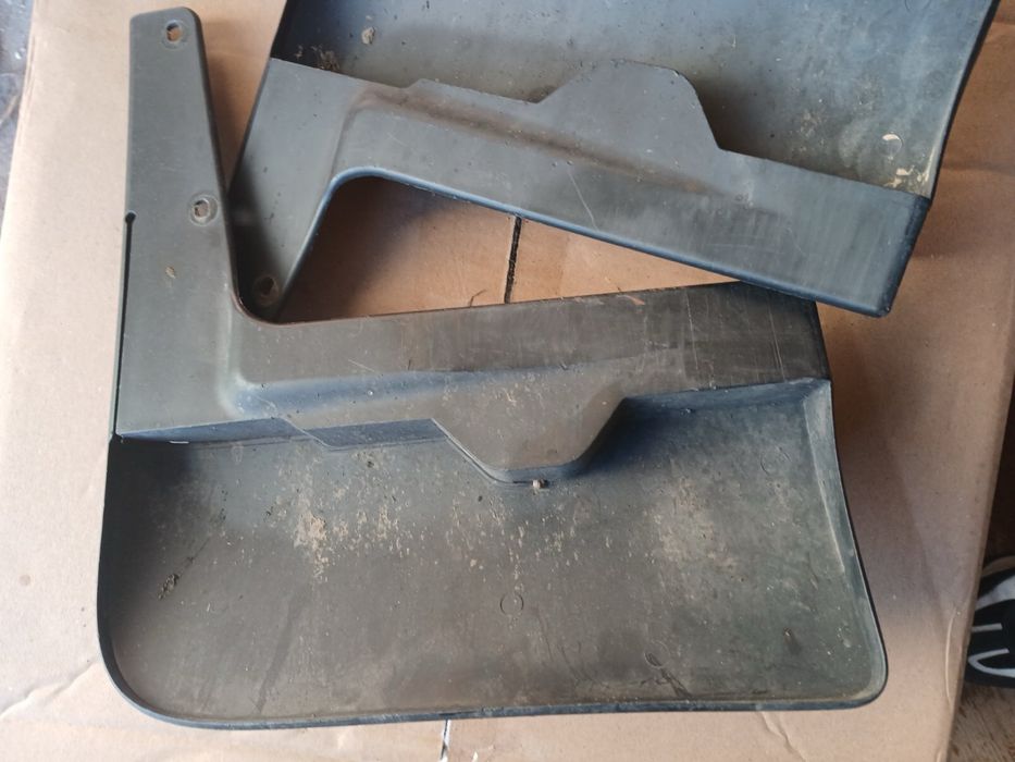 Бризговик передній nissan pathfinder r52