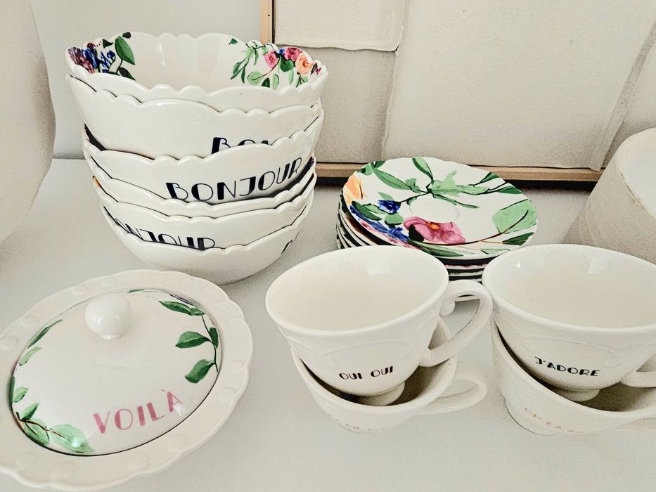 Conjunto de loiça em porcelana - A Loja do Gato Preto