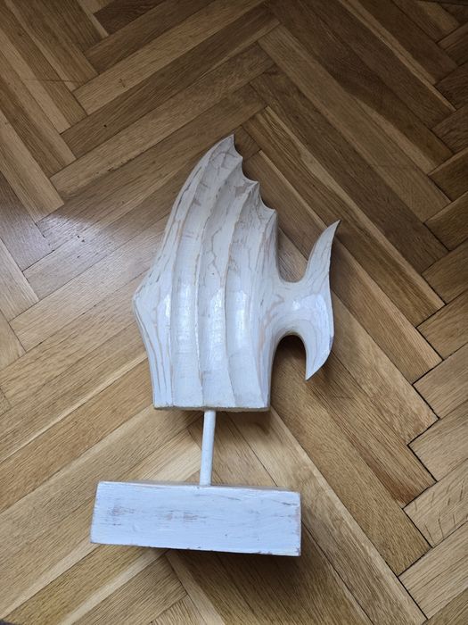 Ryba drewniana bielona