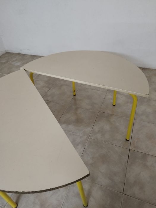 Mesas de crianças para colégio ou casa