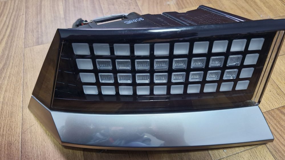 Ионик 5 ліхтрі задні