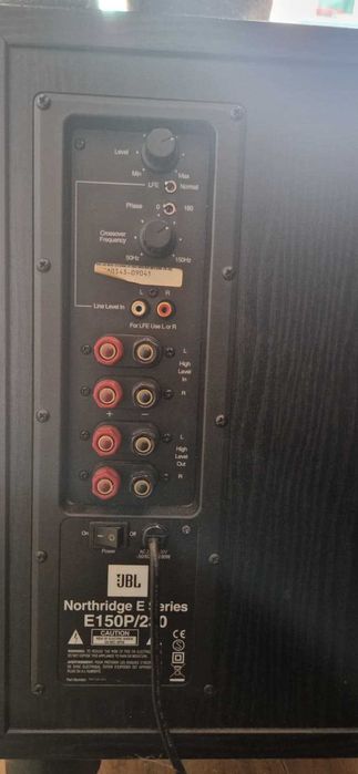 Subwoofer aktywny JBL E150P