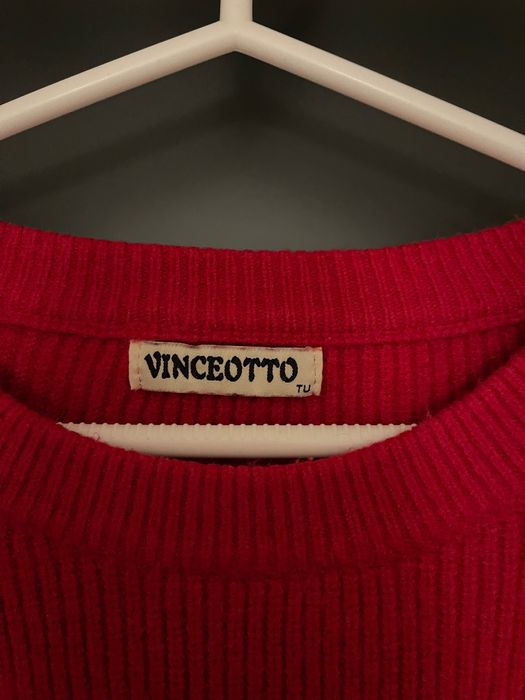 Camisola de inverno vermelha e preta
