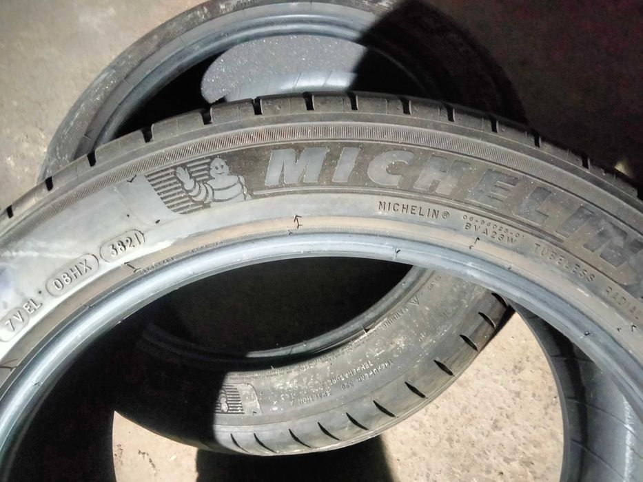 235 45 R18 Michelin